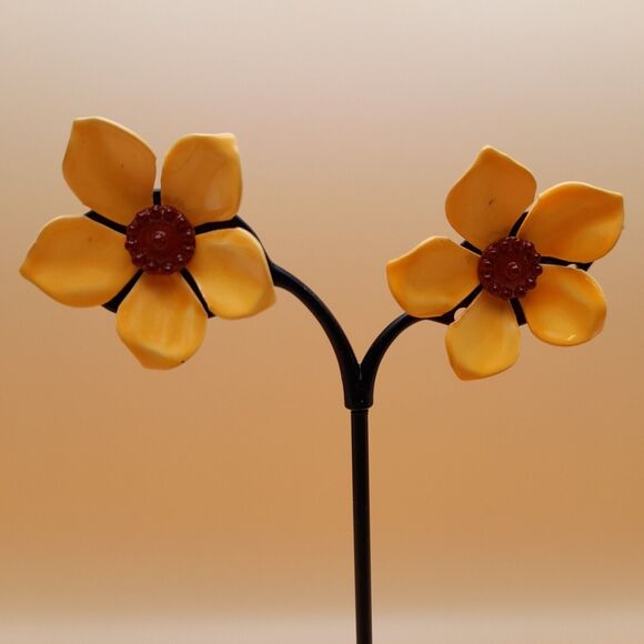 Vintage Clip On Earrings Orange Enamel Flower Brown Center - Picture 6 of 10